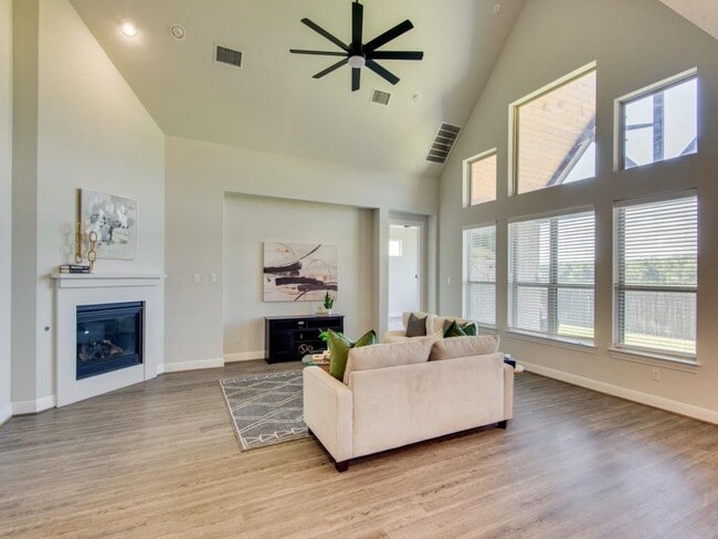 Photo - 204 Pulitzer Dr