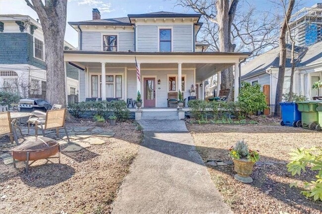 Photo - 952 Myrtle St NE