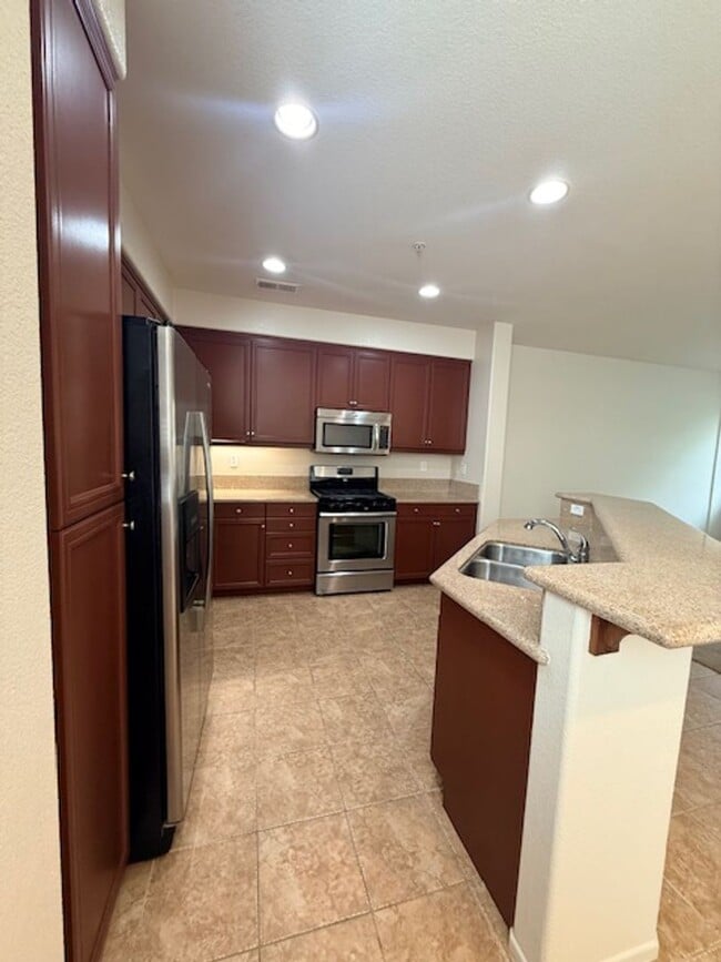 Photo - Lovely Otay Ranch townhome