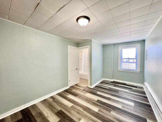 Building Photo - 15 Swift St Rental