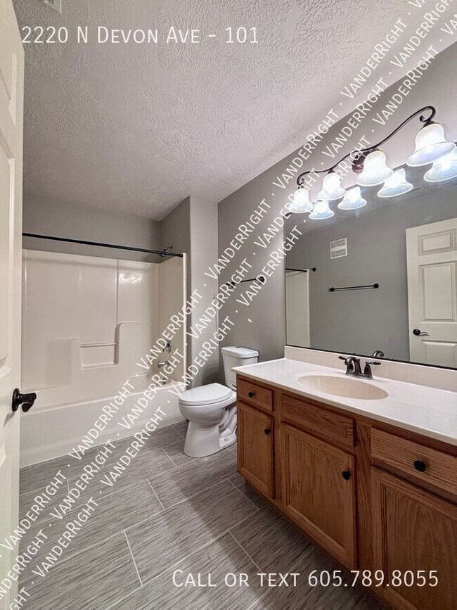 Photo - 2220 Devon Ave Unit 101