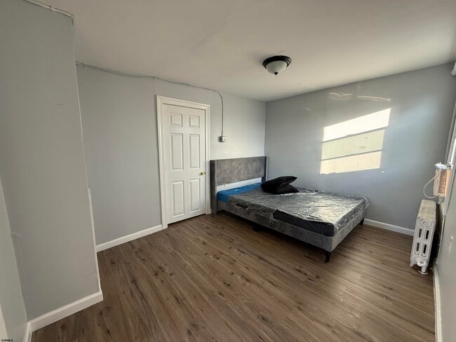 Photo - 821 Baltic Ave