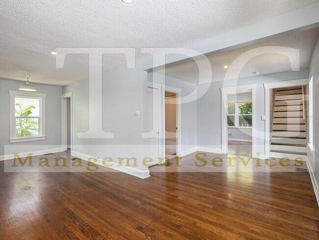 Photo - 708 W 75th Terrace