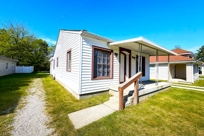 Building Photo - 512 S Cole St