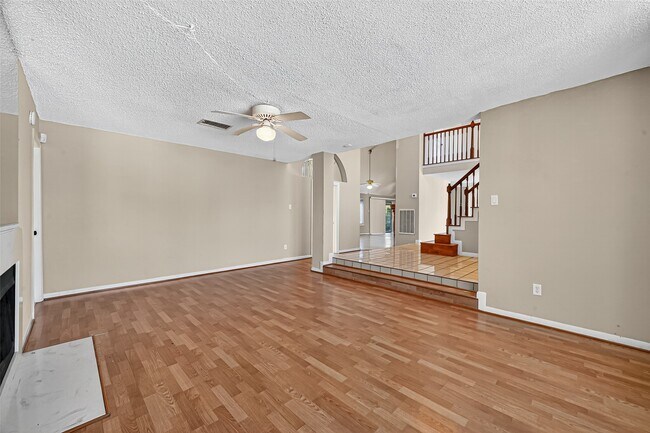 Photo - 1535 Beaconshire