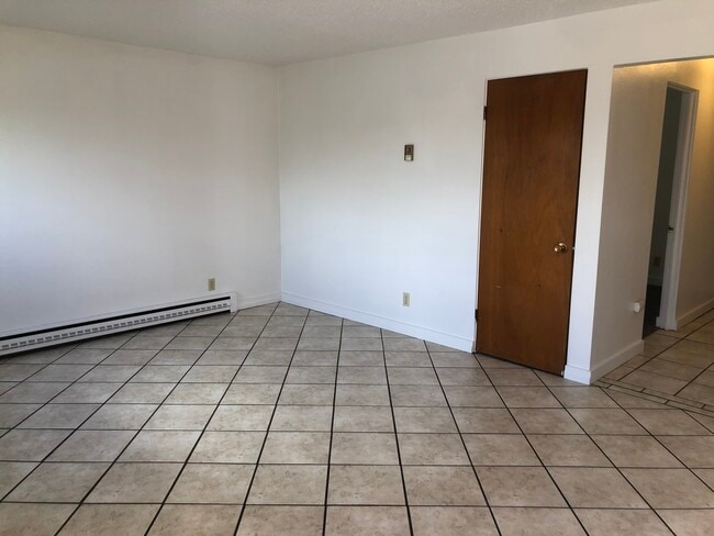 Photo - 210 NW Tingley St Unit B