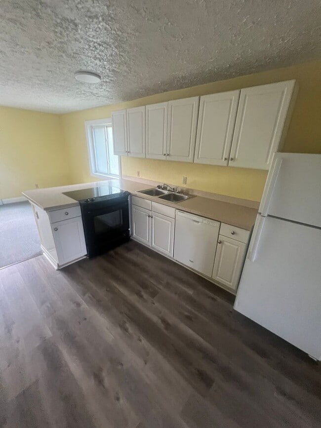 Photo - 704 W 4th St Unit #2