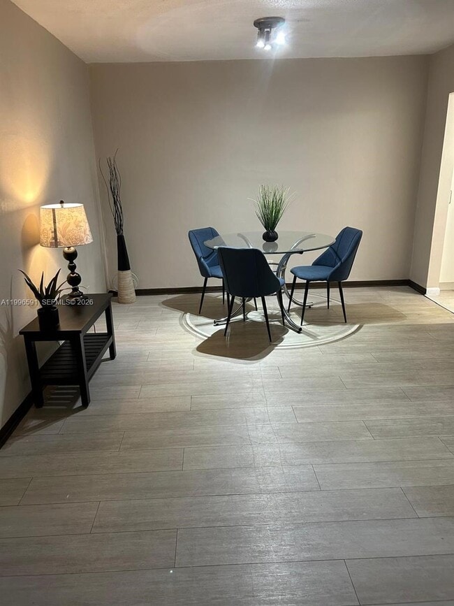 Photo - 541 Blue Heron Dr Unit 119