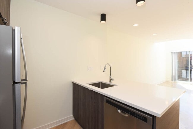Photo - 843 W Grace St Unit 102D