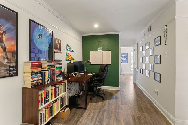 Photo - Gated Condo steps from Maple Street & St Charles!