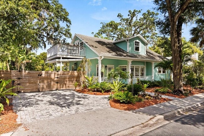 Photo - 748 Altaloma Ave