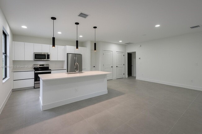 Photo - 3313 67th St W
