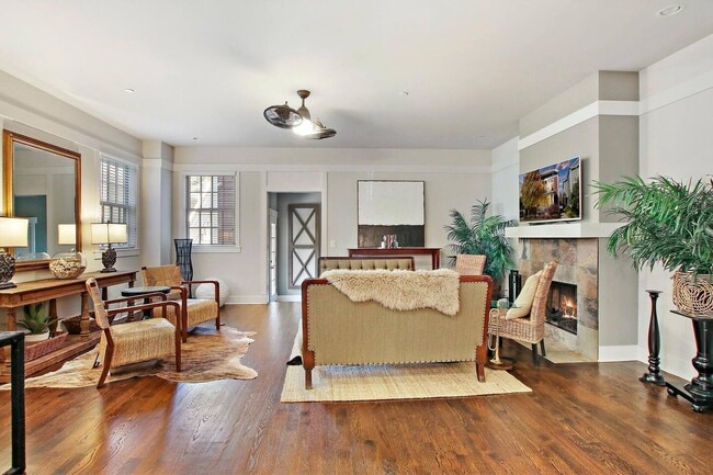 Photo - 132 School St