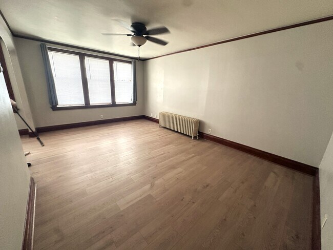 Photo - 139 W Main St Unidad 135