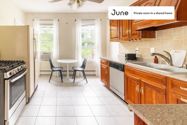 Room in Shared 3 bed/1 bath home in Central Square (Cambridge)
