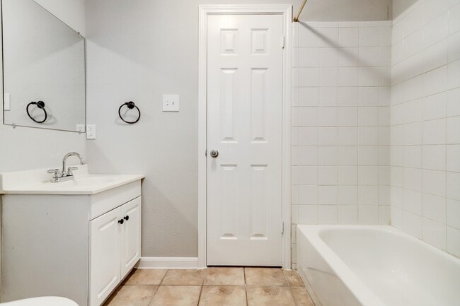 Photo - 802 Stanford St Unit 4