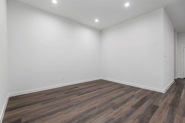 Photo - 1069 Dancing Feather St