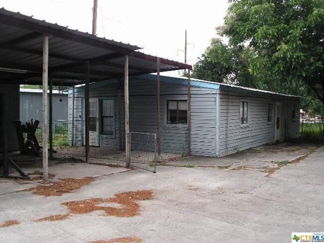 Photo - 1910 FM2673 Unit SHOP