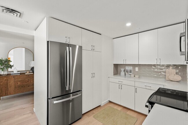 Photo - 975 Memorial Dr Unit 501