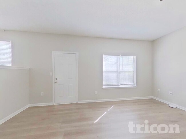 Photo - 2368 Rambling Way