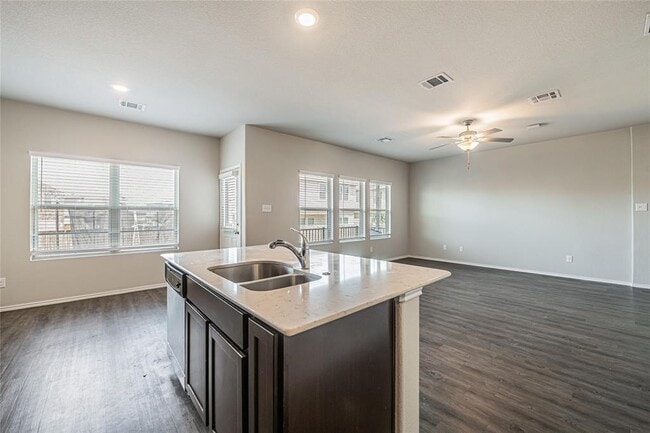 Photo - 108 Comet Dr