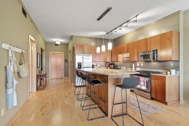 Photo - 401 N 2nd St