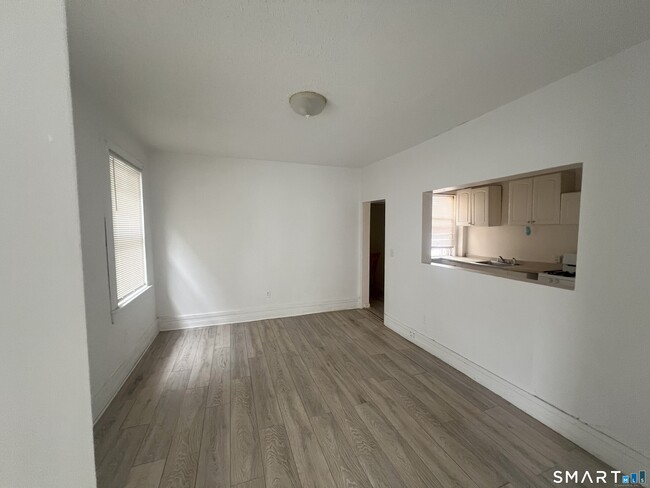 Photo - 270 East Ave