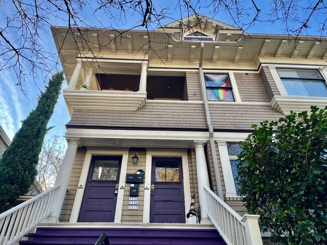 Photo - Gorgeous 1-Bedroom, Top-Floor Unit in Vintage House in Goose Hollow Near PSU