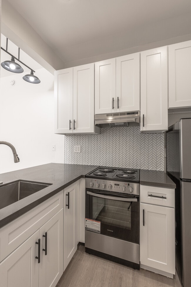 Photo - 1450 Midvale