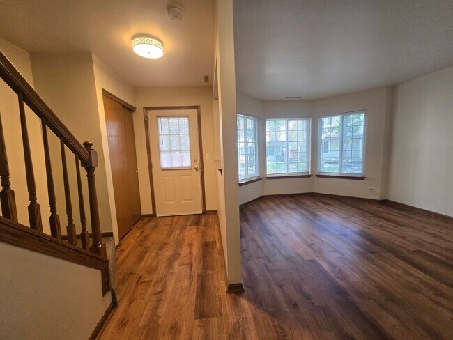 277 W Treehouse Ln