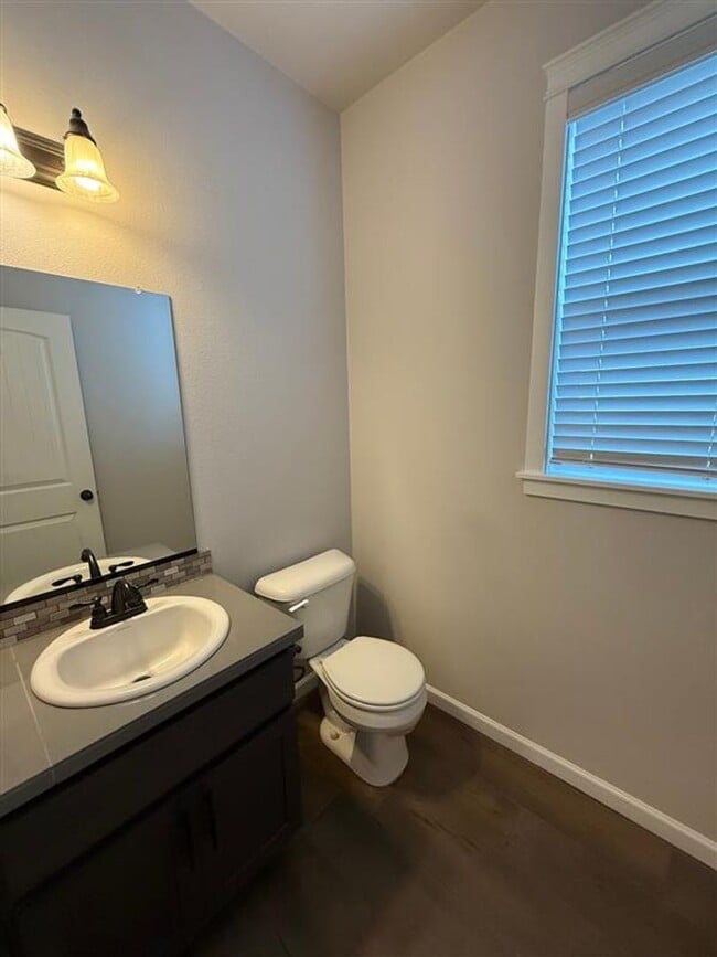 Photo - 1223 S 11th Pl