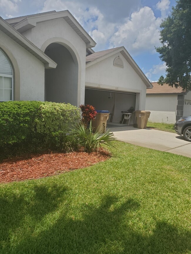 Front of House - 2651 Oneida Loop