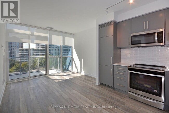 5180 Yonge St Unit 415