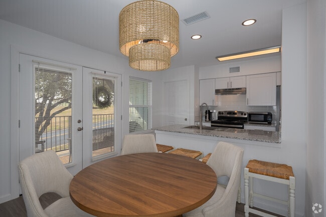2BR, 2BA - 1,081SF - Dining Room