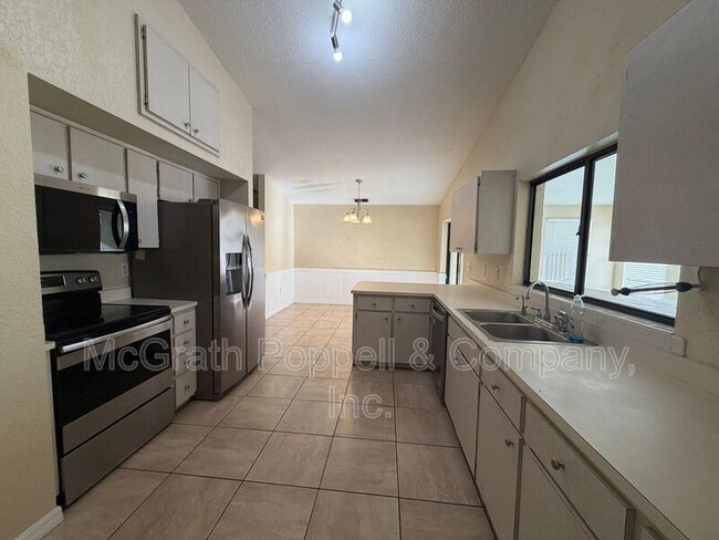 Photo - 3319 Duff Rd