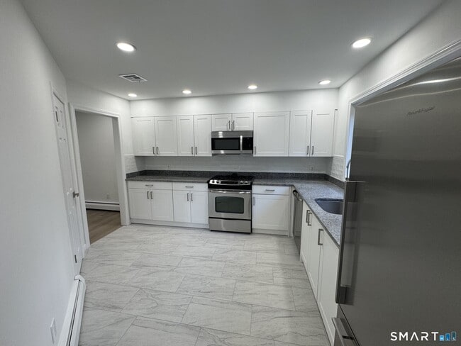 Photo - 4 Earls Ct Unit C