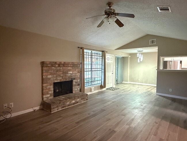 Photo - 15934 Blueridge Rd