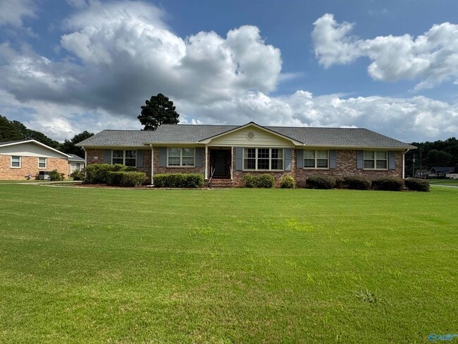 Photo - 816 Mira Vista Dr SE