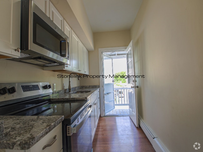 Building Photo - 125 Broad St Unit 2 Rental