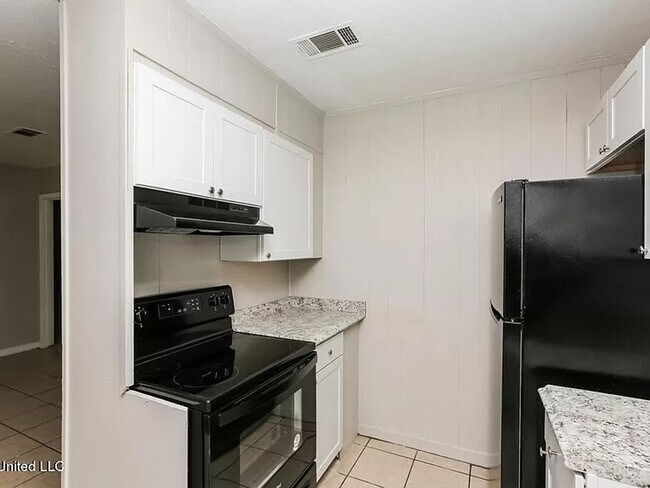 Photo - SECTION 8 ACCEPTED: Beautiful 3 Bed/2 Bath...