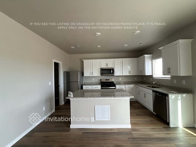 Photo - 970 Cascade Falls St