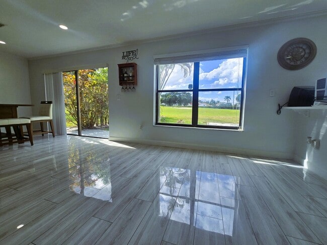 Photo - 5885 Northpointe Ln