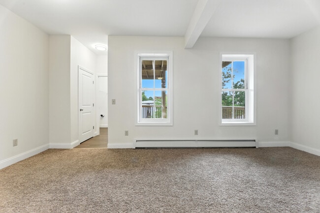 Photo - 45 Squire St