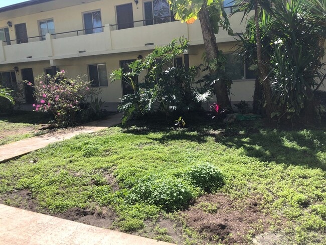 Building Photo - 2 Bedroom Condo For Rent