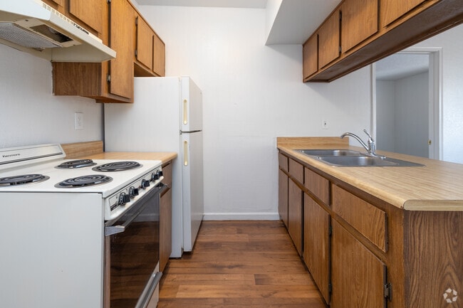 1 habitación, 1 baño, 472 pies cuadrados, cocina - Falcon Court Apartments