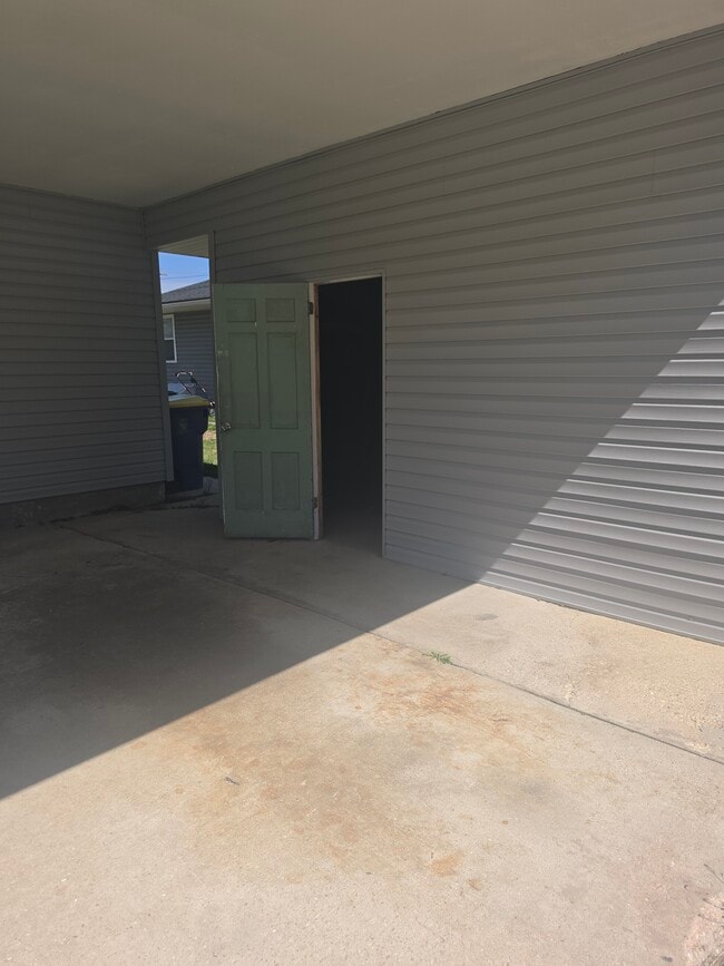 Photo - 745 River Rd