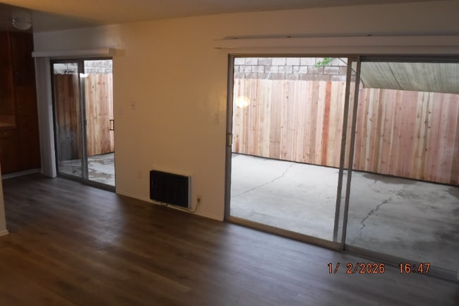 Photo - 633 N Fig St Unidad M