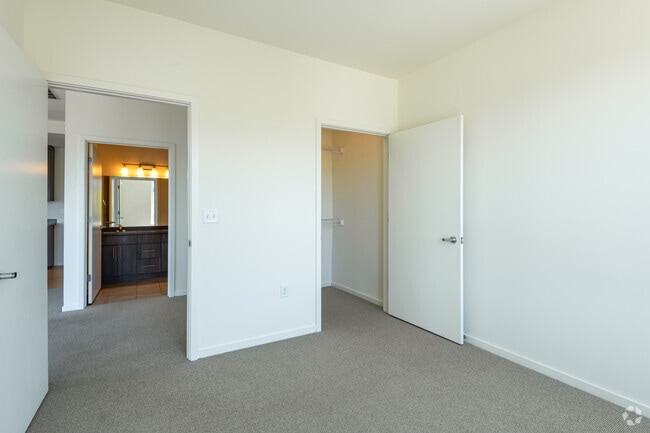 1BR, 1BA - 820SF
