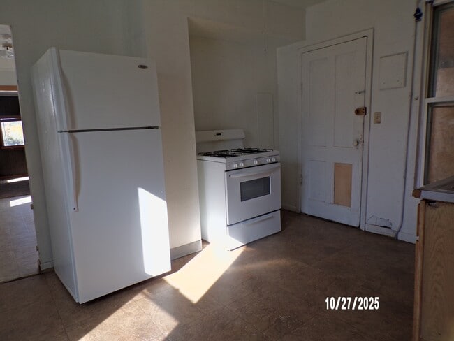 Photo - 814 E Main St