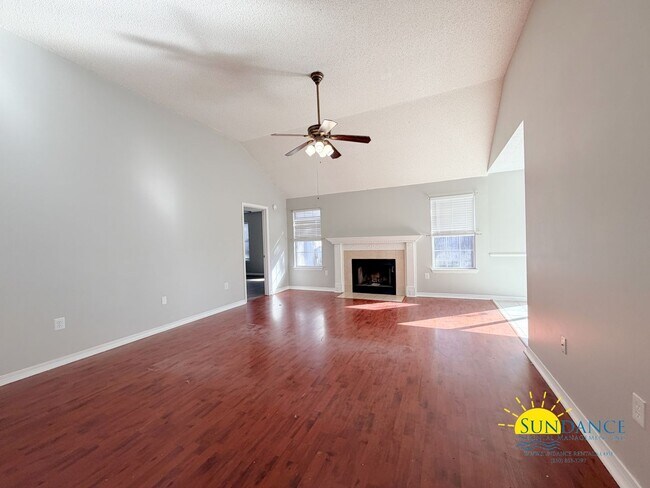 Photo - Stunning 3 Bedroom Home in Mary Esther!